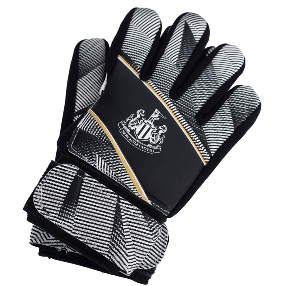 Newcastle United FC Fuse Goalkeeper Gloves Yths Newcastle United FC Fuse Goalkeeper Gloves Yths