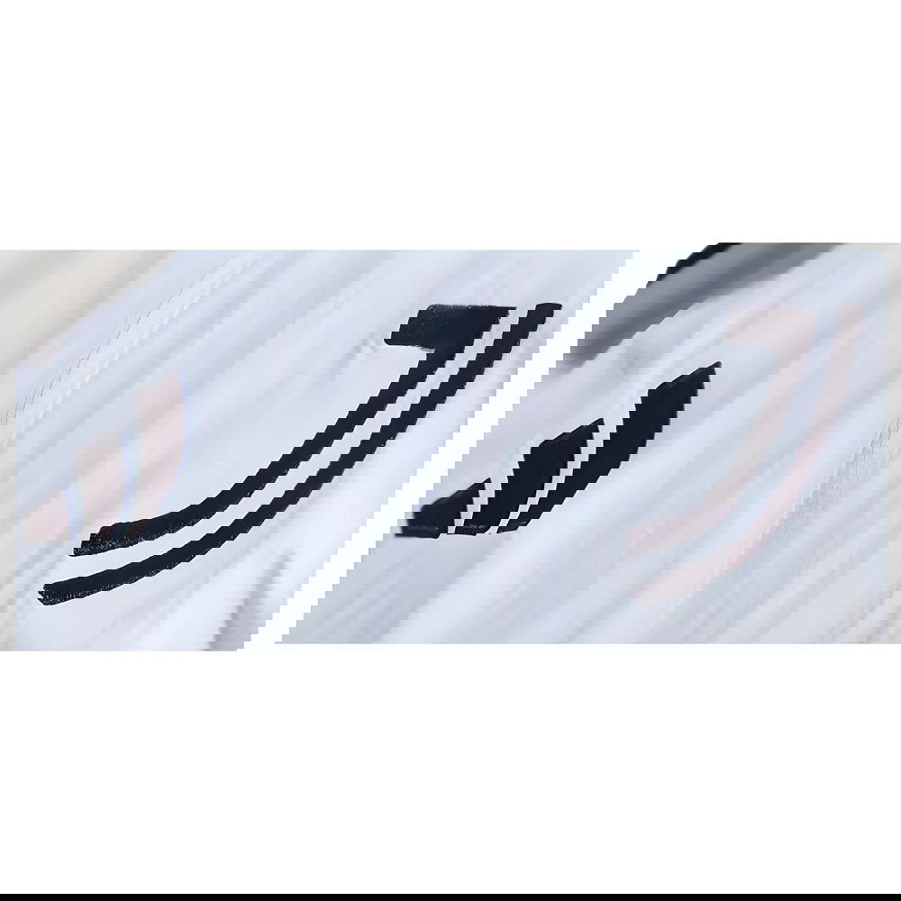 2023-2024 Juventus Presentation Jacket (White) 2023-2024 Juventus Presentation Jacket (White)