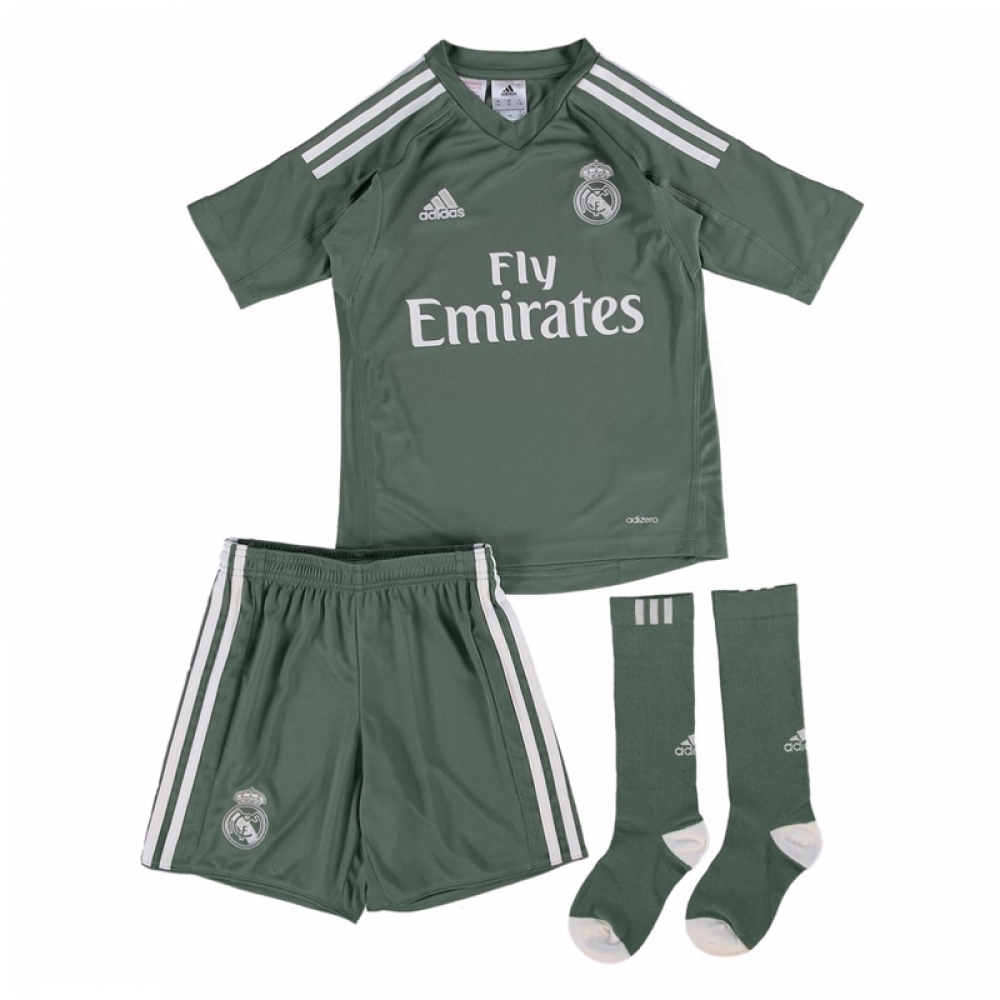 juventus goalkeeper kit junior