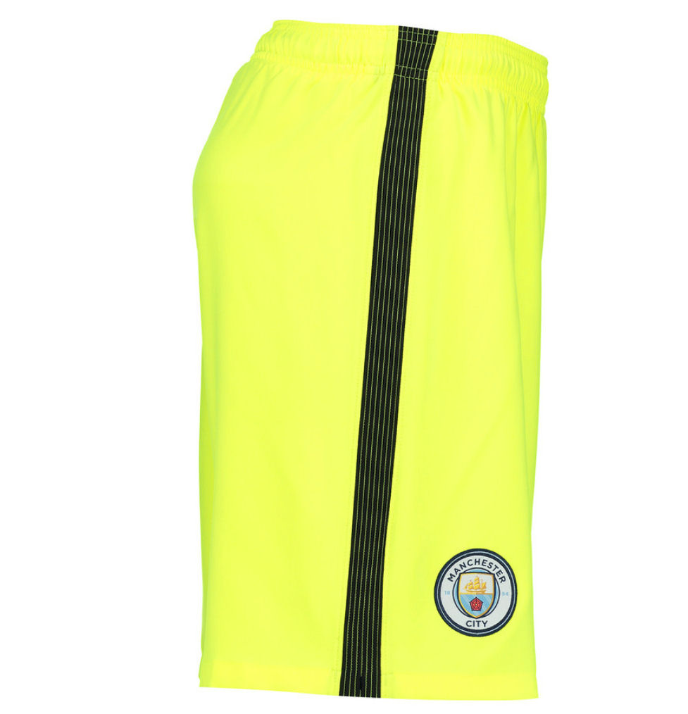 man city goalkeeper shorts